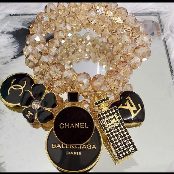 Meet your Posher, Bobbi - Picture 1 of 1